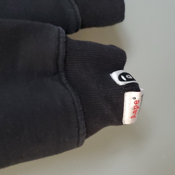 A BATHING APE sweater (sz M) - Picture 7 of 7
